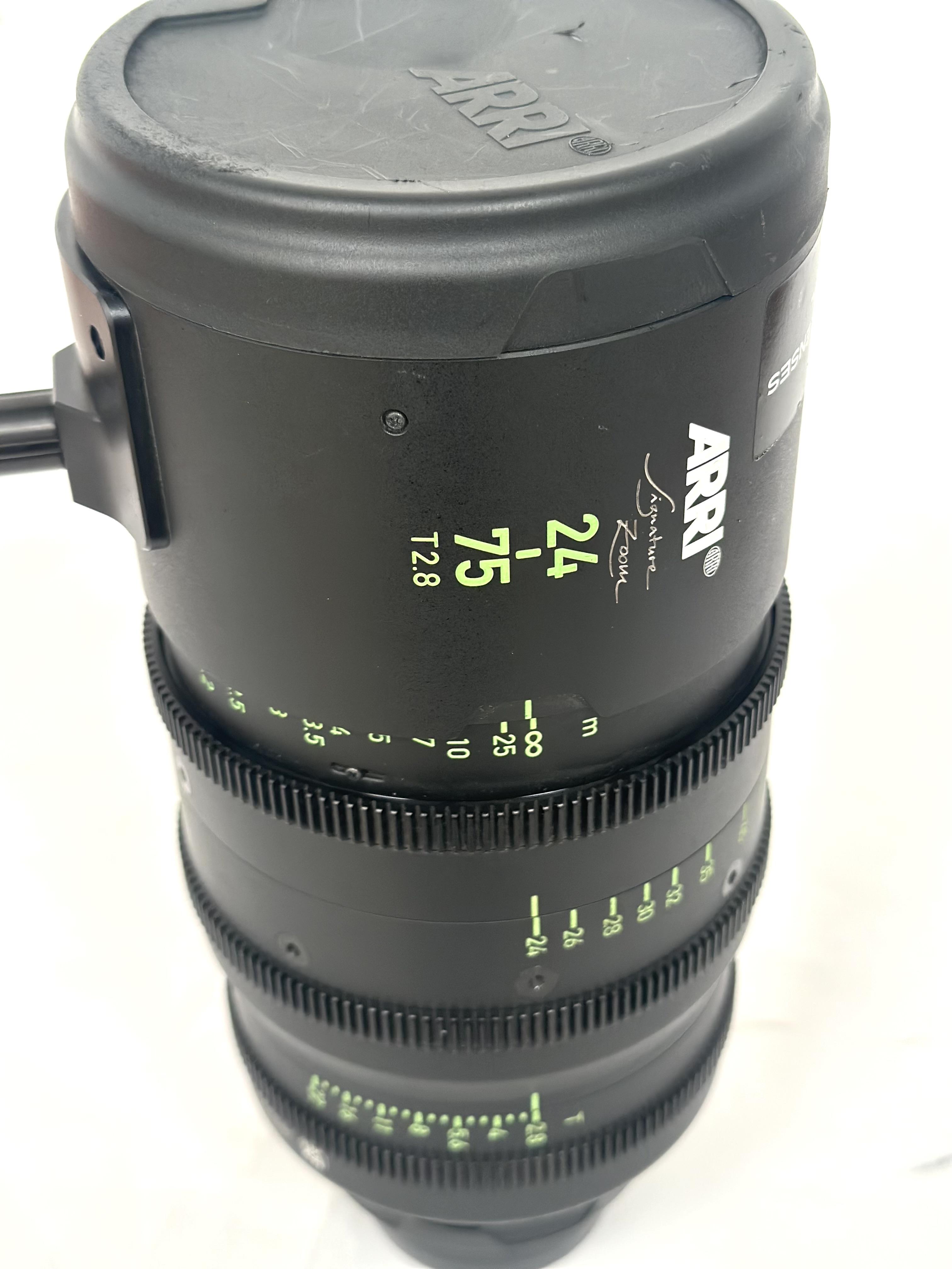 ARRI SIGNATURE ZOOM 24-75mm